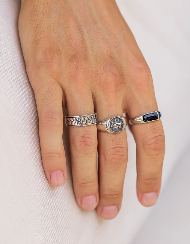 Kuzzoi - ICONIC EXCLUSIVE - Signet Ring with Evil Eye Emblem in Oxidised 925 Sterling Silver