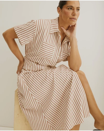 Atmos&Here Curvy - Amy Tie Back Maxi Shirt Dress