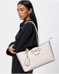 GUESS - Janie Girlfriend Carryall