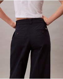 Calvin Klein - Relaxed Straight Chino Pants