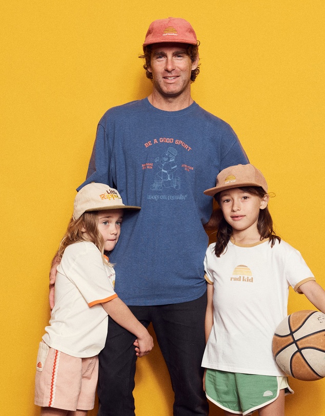 Banabae - Keep On Running Adults Tee - Navy