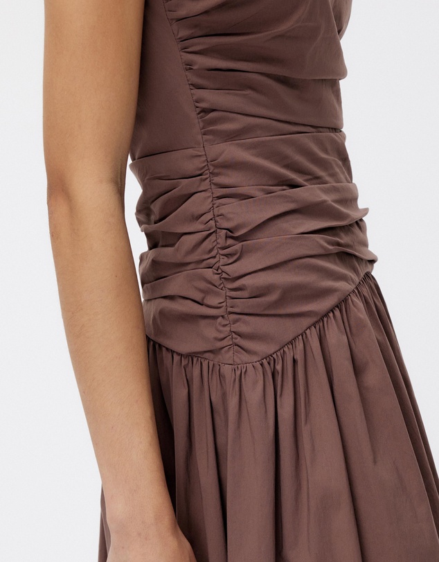 Minima Esenciales - Lyris Drop Waist Maxi Dress