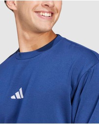adidas Sportswear - Essentials Feelcozy Fleece Sweatshirt