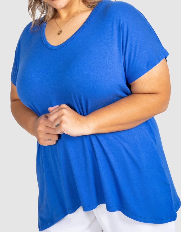 Love Your Wardrobe - Amira Extended Sleeve Swing Tee