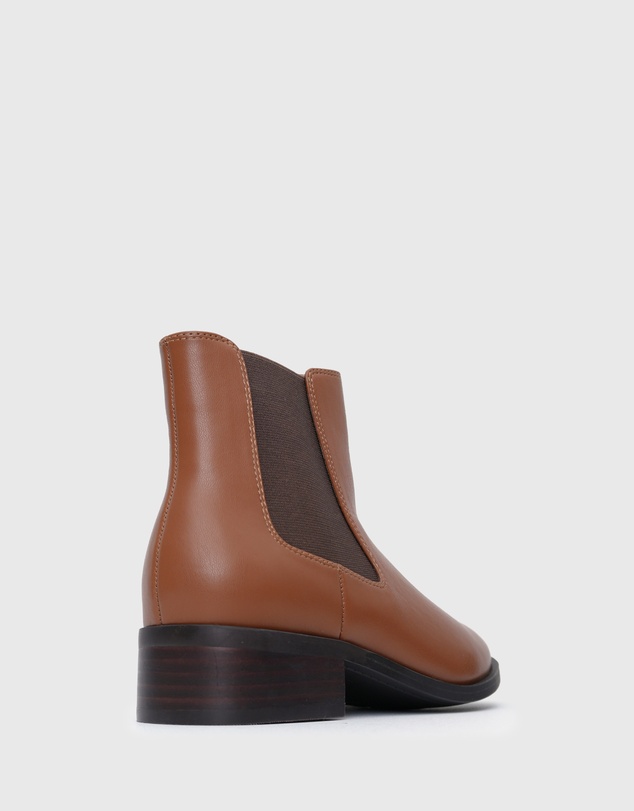 Betts - Wider Fit Edison Chelsea Boots