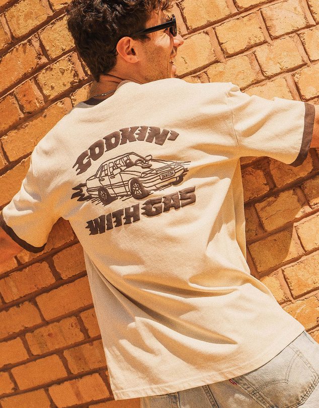 Skwosh - Cookin with Gas Men's Boxy Ringer Tee in Cream