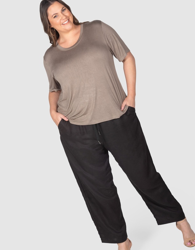 Love Your Wardrobe - Kelly Dipped Hem T-shirt