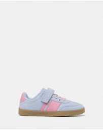 Kicks - Kennedy