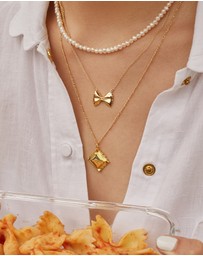 Wanderlust + Co - Bow Tie Pasta Gold Necklace