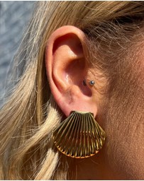 Izoa - Seashell Stud