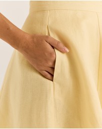 Review - Norah Linen Mini Skirt