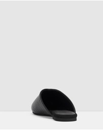 Rollie - Pointed Mule Embossed Flat