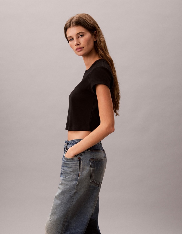 Calvin Klein Jeans - Slim Cropped Logo Baby Tee