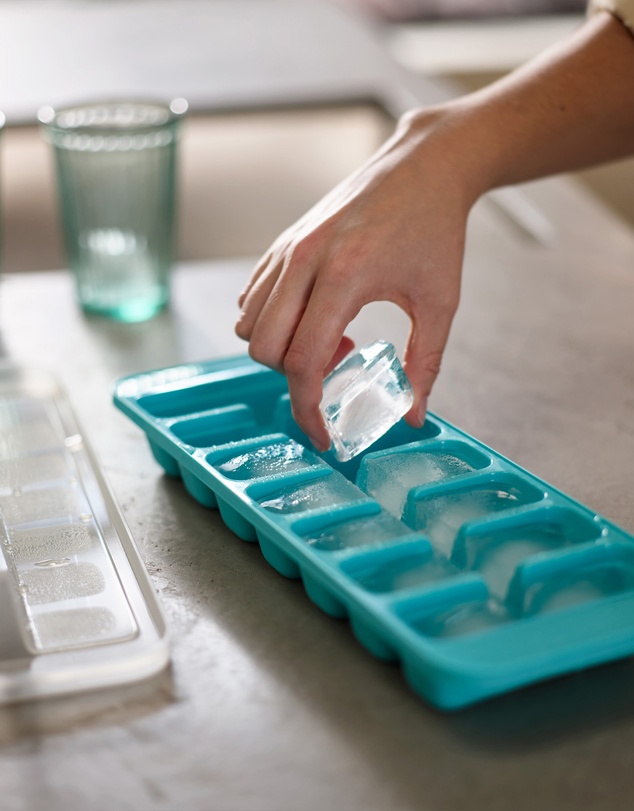 Joseph Joseph - Flow™ Easy-fill Ice-cube Tray 2 Pack (Blue)