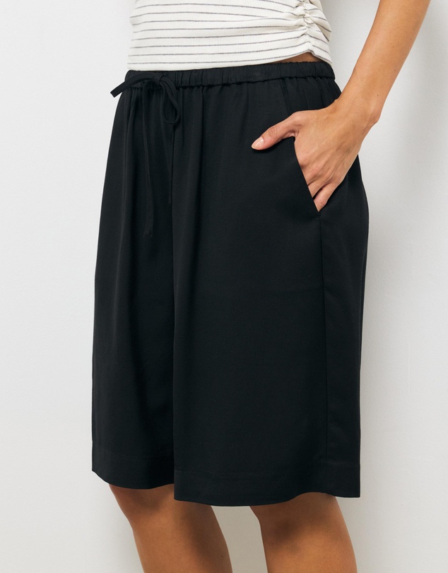AERE - Calla Relaxed Bermuda Shorts