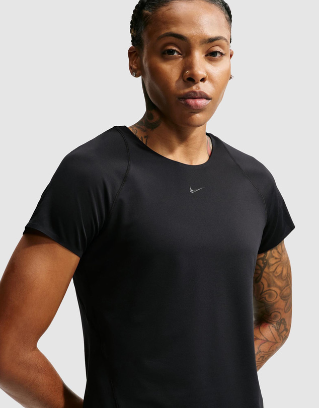 Nike - Nike Universa Dri-FIT Short-Sleeve Top
