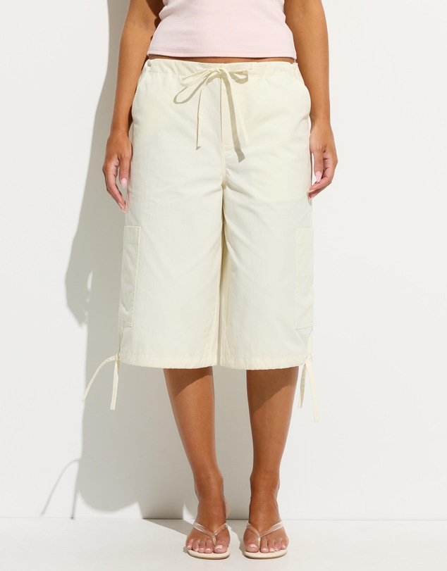 Dazie - Sofia Low Rise Cargo Shorts