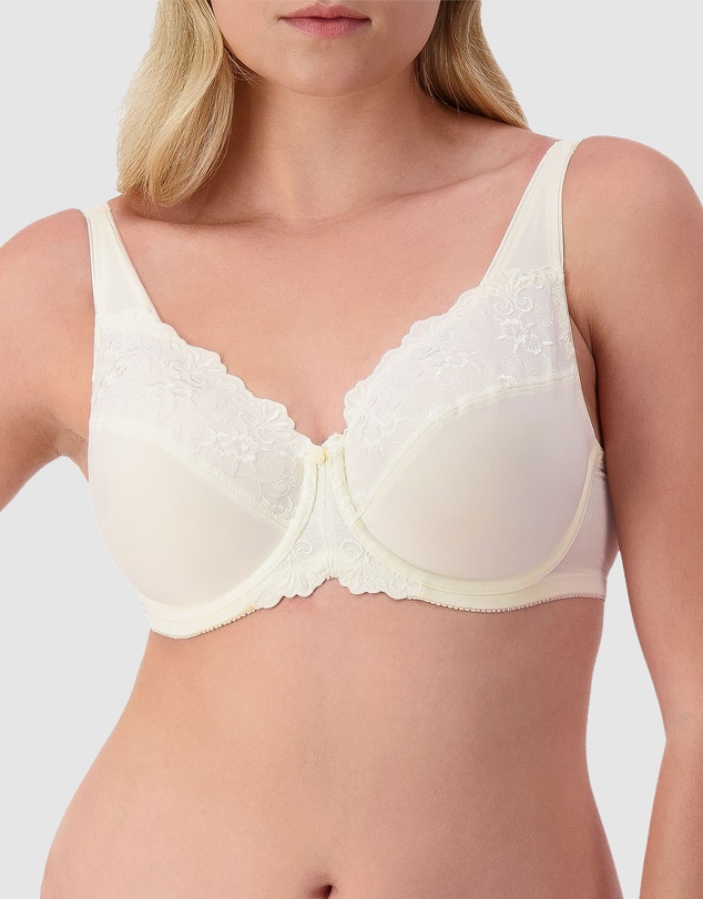 Triumph - Embroidered Minimiser Bra