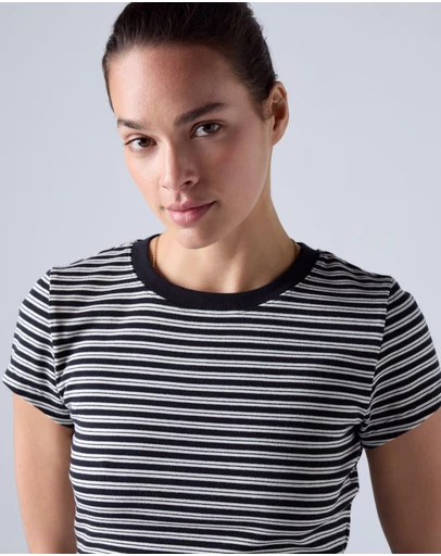 Levi's - Essential Baby Tee