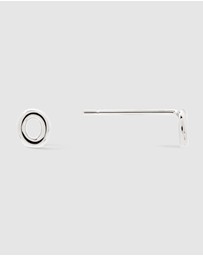 Wanderlust + Co - Alphabet Bubble Silver Stud Earrings - Letter O