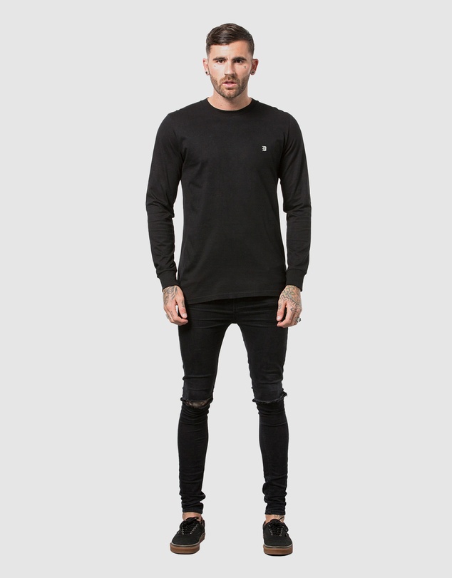 DVNT - Classic Embroidery Long Sleeve Tee
