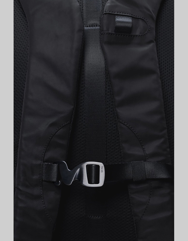 RAINS - Delphi Backpack Black
