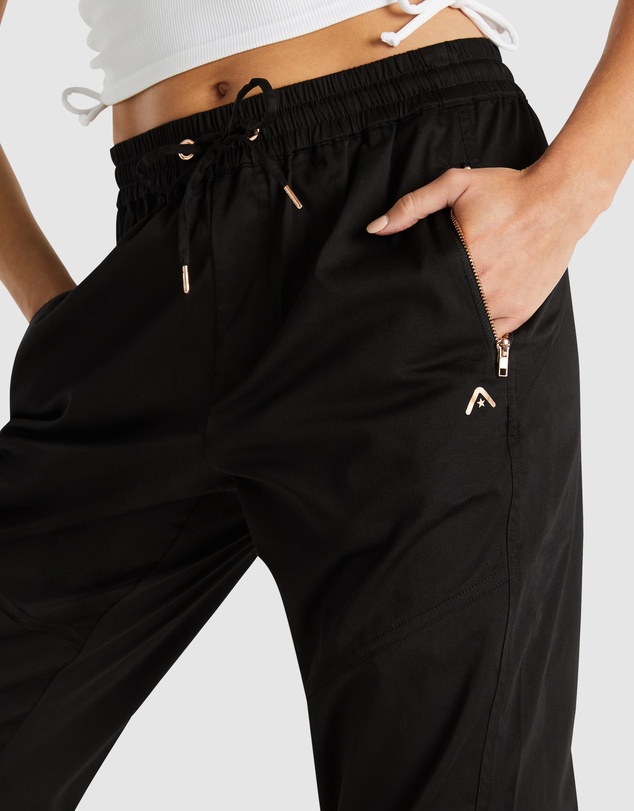 Rockwear - Woven 3/4 Joggers