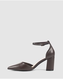 Verali - Eli Closed Toe Block Heels