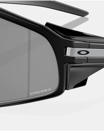 Oakley - Latch Panel