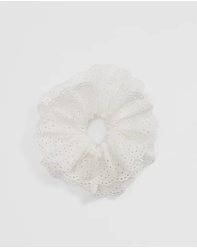 Country Road - Lace Scrunchie