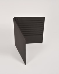 Cobb & Co - Davey Leather RFID Passport Card Holder
