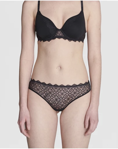 Simone Perele - Escale Tanga