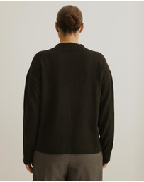 Atmos&Here Curvy - Classic Crew Knit Jumper