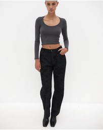 Style Addict - Straight Leg Jeans