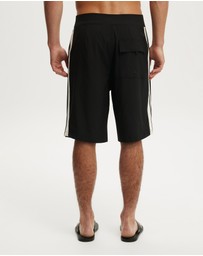 Cotton On - Super Baggy Boardshort