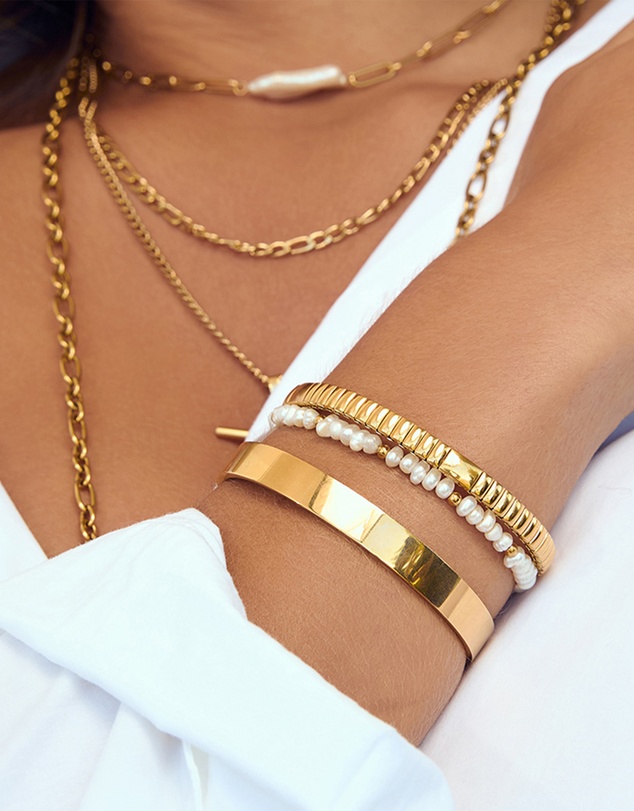 Arms Of Eve - Onyx Bracelet - Gold