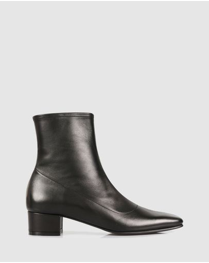 Siyah Black