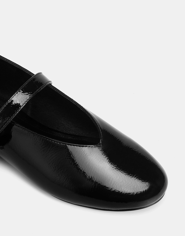 Wittner - Dakota Crinkle Patent Leather Flat Mary Janes