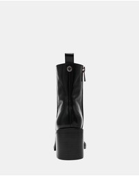 Steve Madden - Slender Black Leather Boots