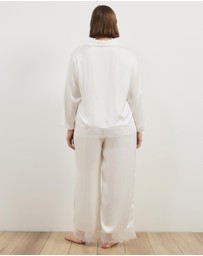 Atmos&Here Curvy - Pearl Lace Trim LS Satin Pyjama Set