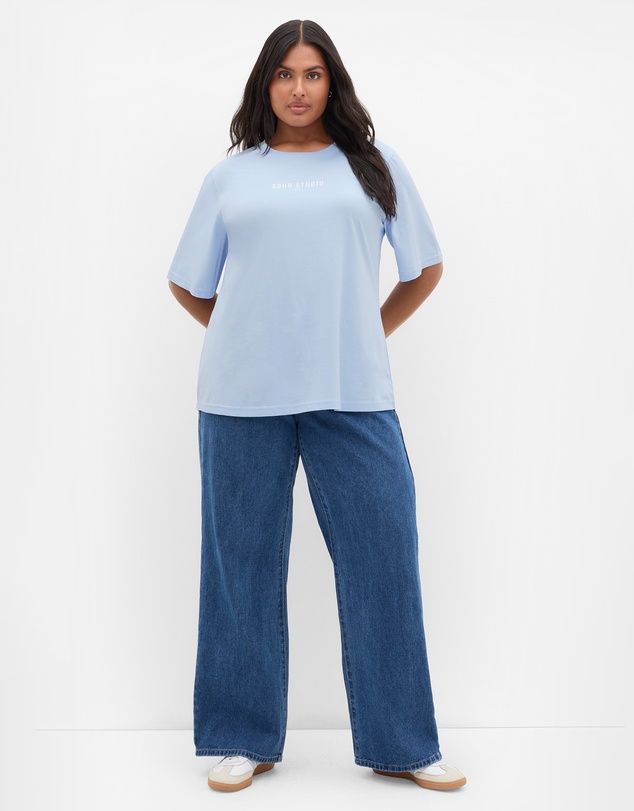 City Chic - Curved Hem Soho Studio Cotton Tee