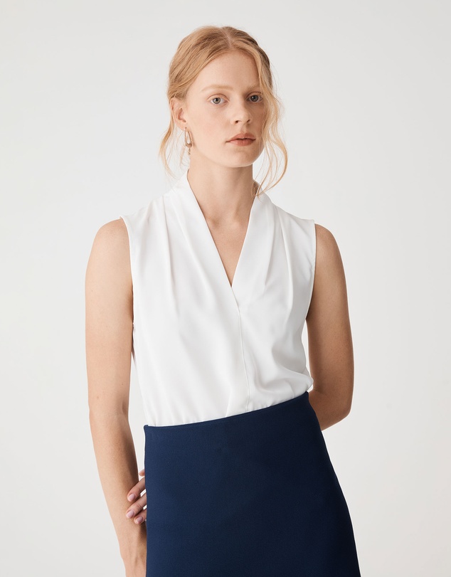 Forcast - Alivia 2 V-Neck Top
