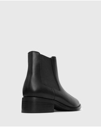 Betts - Wider Fit Edison Chelsea Boots