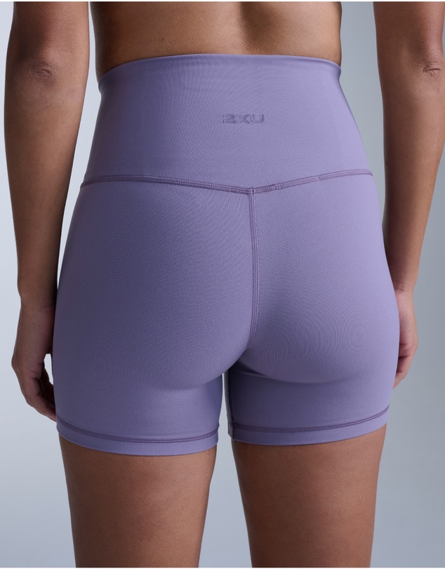 2XU - Fluid Hi-Rise 5 Inch Shorts