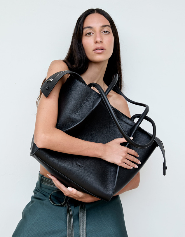 Yu Mei - Claudia Tote Bag