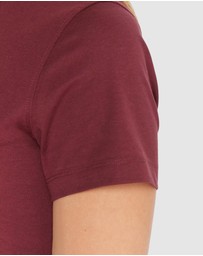 GUESS - Love Triangle Pearls Short Sleeve T-Shirt
