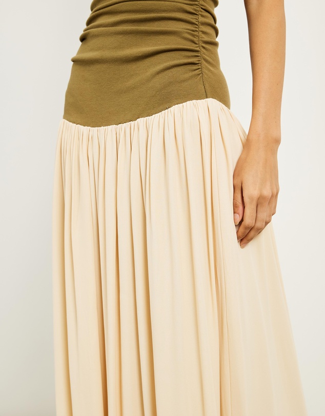 Minima Esenciales - Ever Gathered Maxi Dress