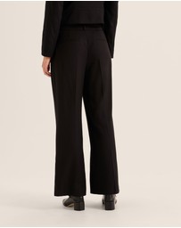 Review - Vivien Pants