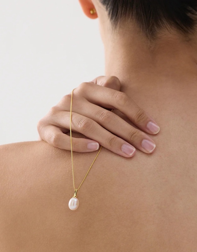 Najo - Isla Yellow Gold Pearl (White) Necklace