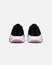 Nike - MC Trainer 3 - Women's
